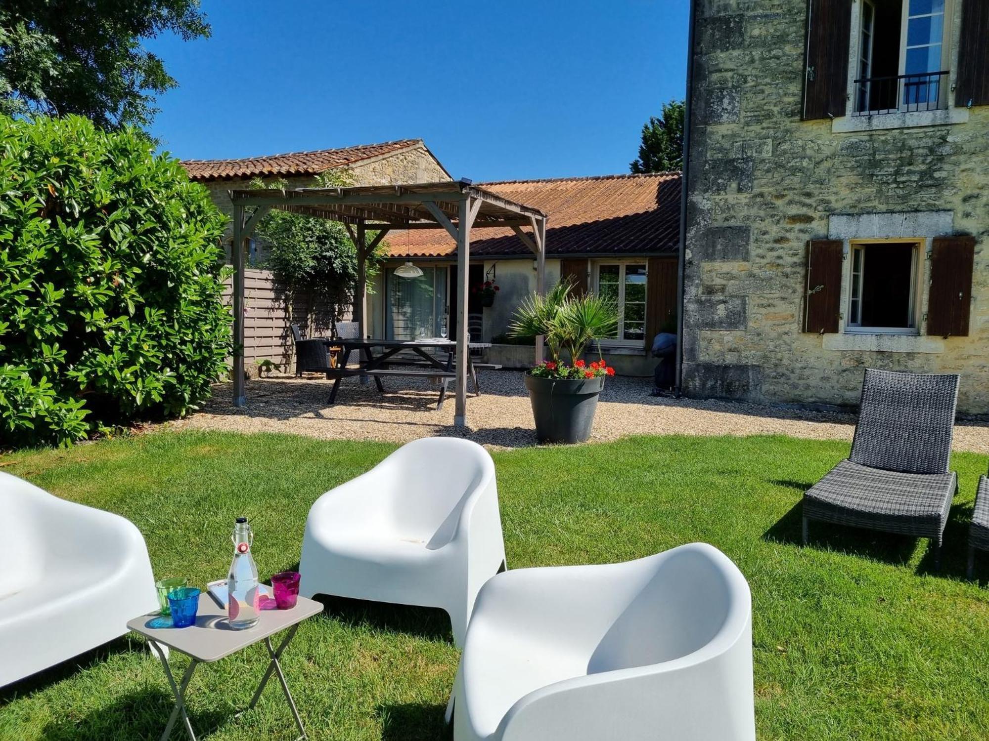 Gites De Cognac Bréville エクステリア 写真