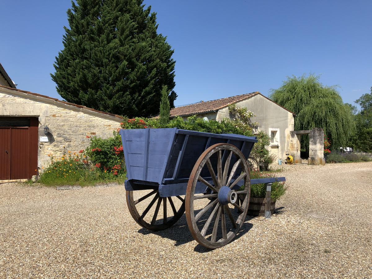 Gites De Cognac Bréville エクステリア 写真